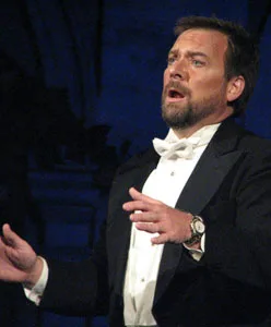 Mark Calkins • Tenor